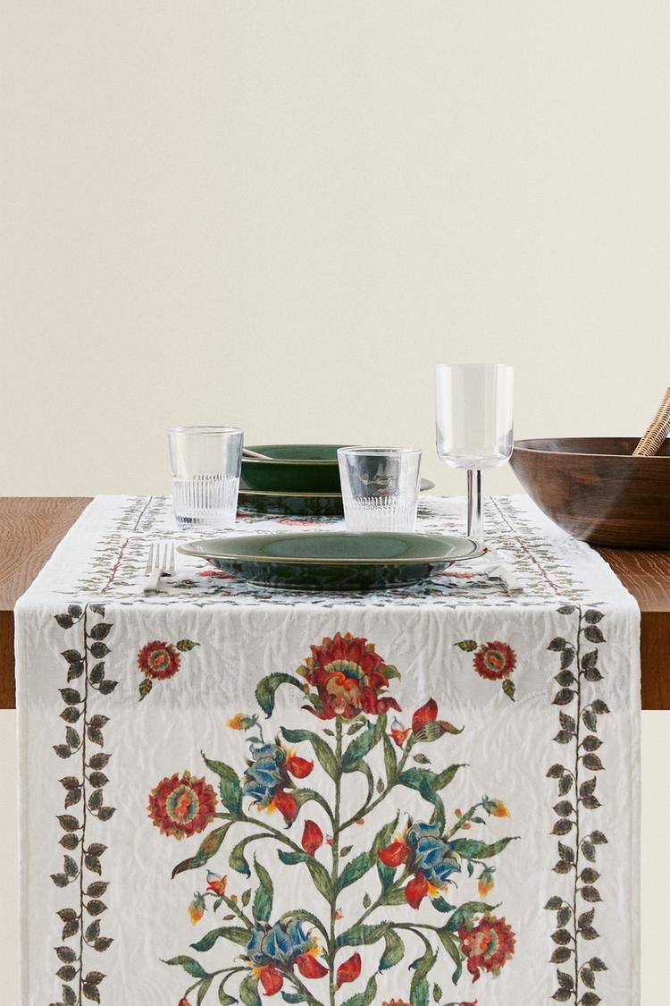Jacquard Table Runner Zara Netherlands