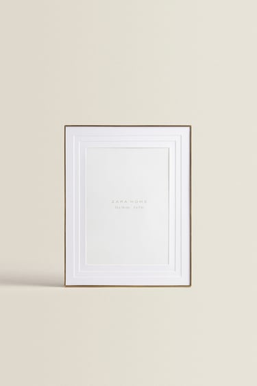 Image 0 of THIN METAL FRAME from Zara