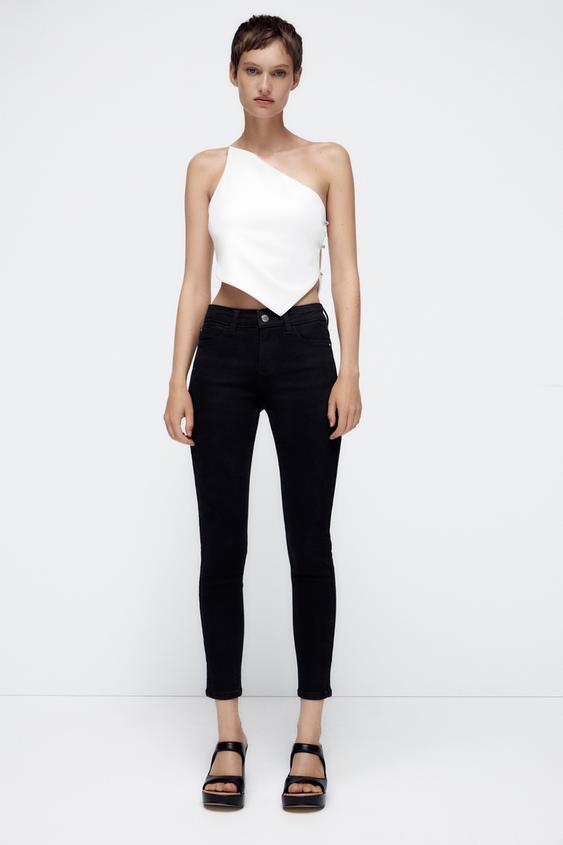 Jean en negro, foto: Zara