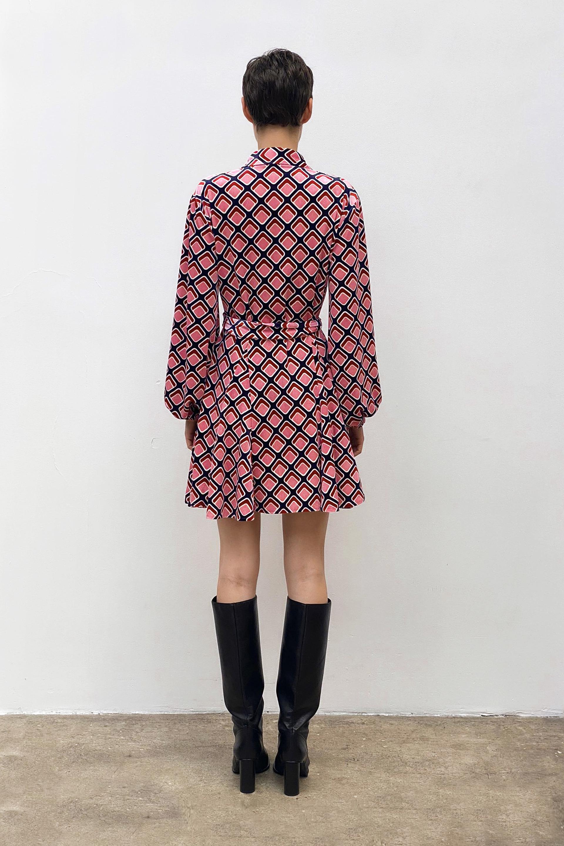 VESTIDO TERCIOPELO ESTAMPADO - Rosa | ZARA Chile