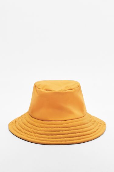 BUCKET HAT WITH TOPSTITCHING