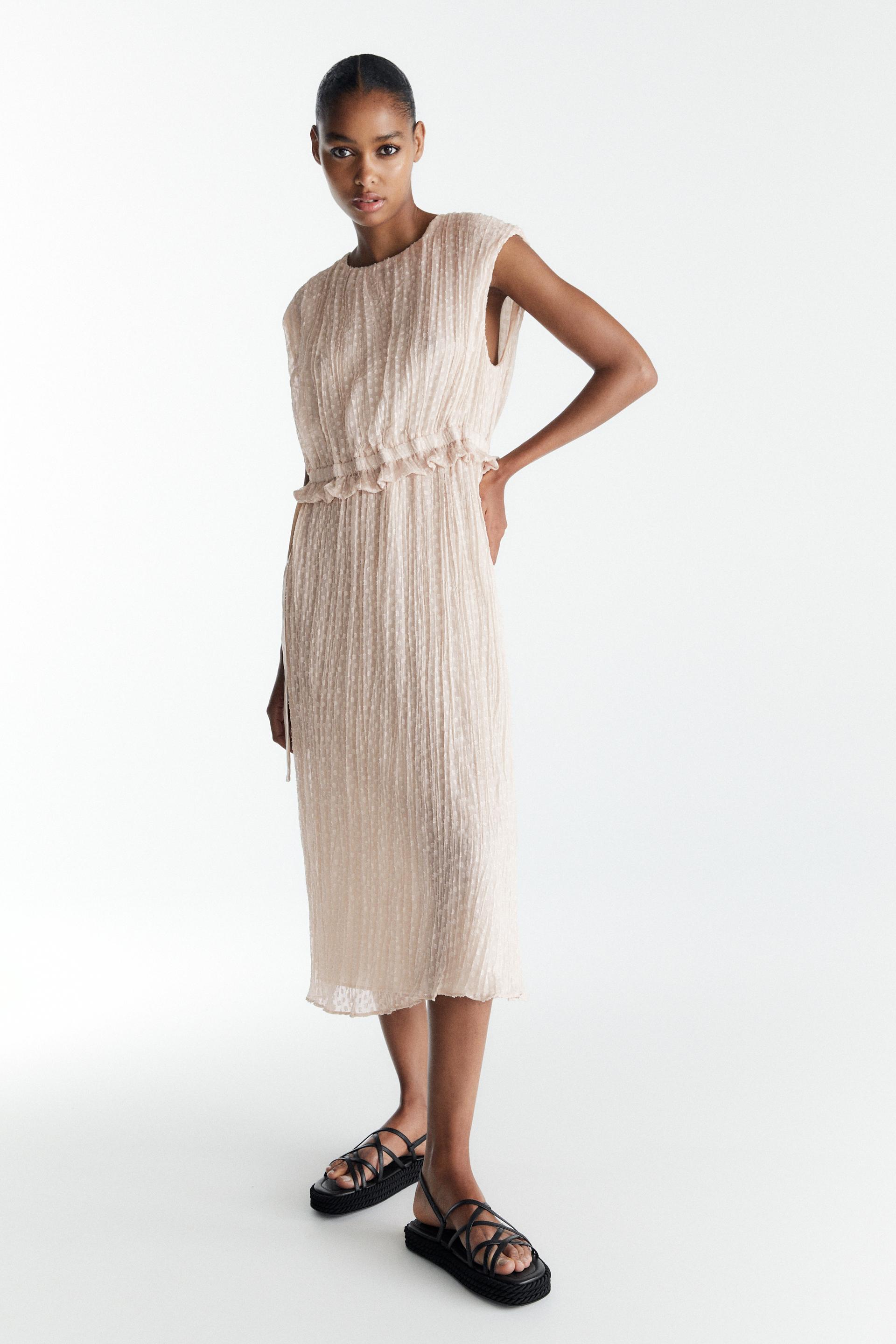 スイスドット柄ミディ丈ワンピース Zara Japan 日本 スイスドット柄ミディ丈ワンピース Zara Japan 日本