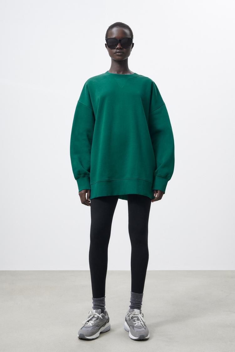 OVERSIZED SWEATSHIRT