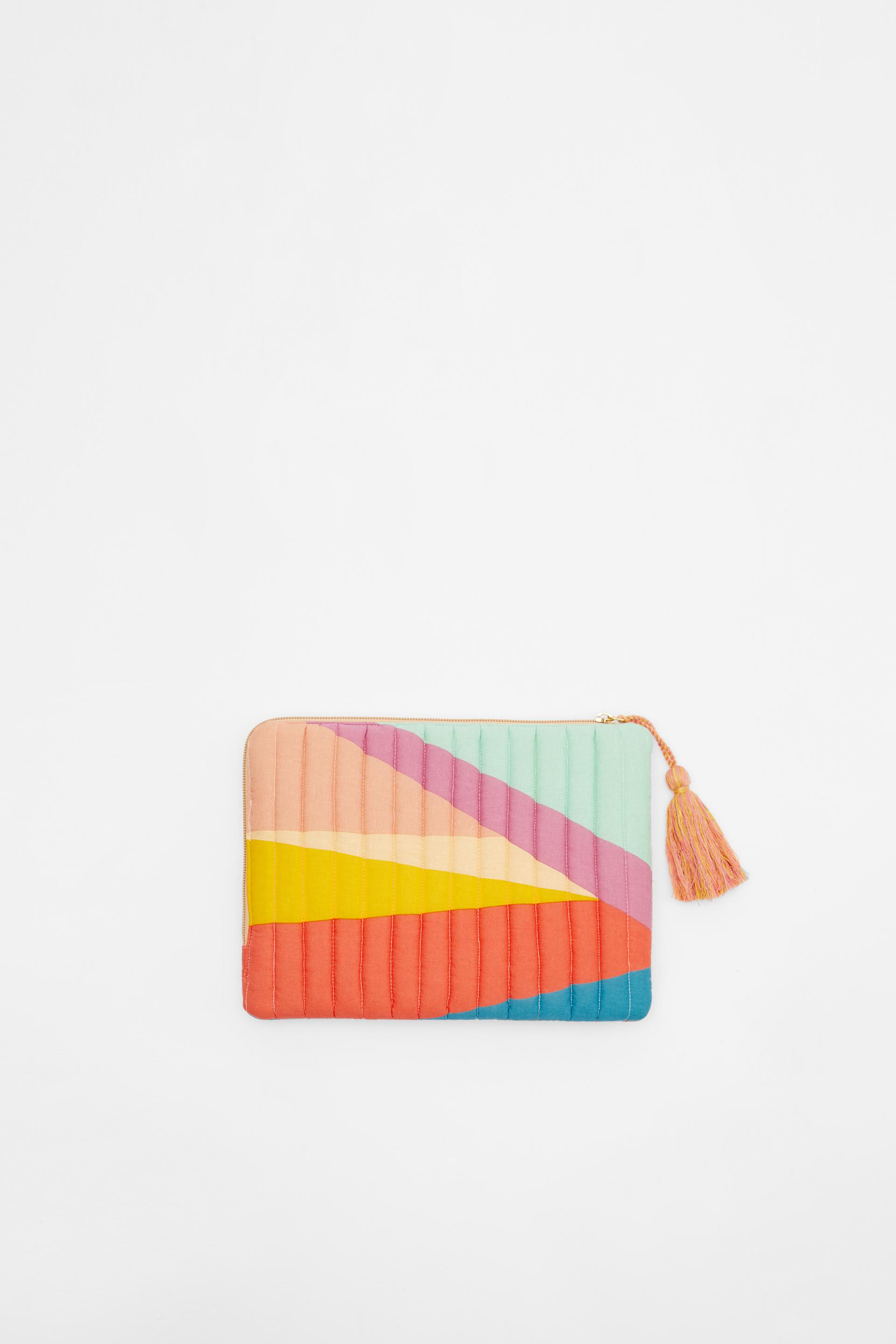 QUILTED CASE WITH PRINT - Green | ZARA Australia