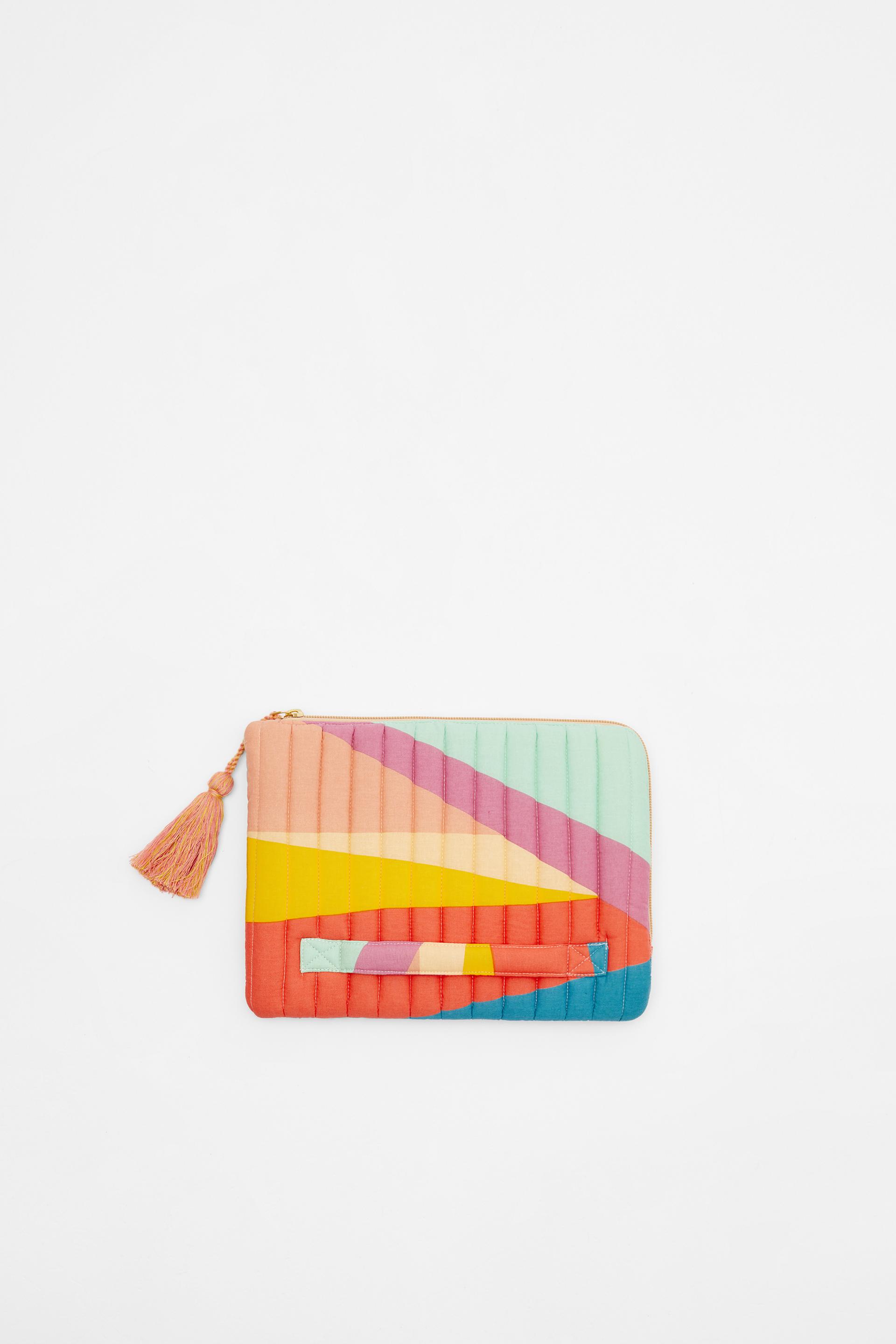 QUILTED CASE WITH PRINT - Green | ZARA Australia