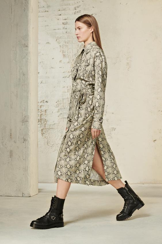 El abrigo largo más famoso de Zara y otras prendas que son una pasada 9 Merca2.es PRNT DRSS 07 de Zara