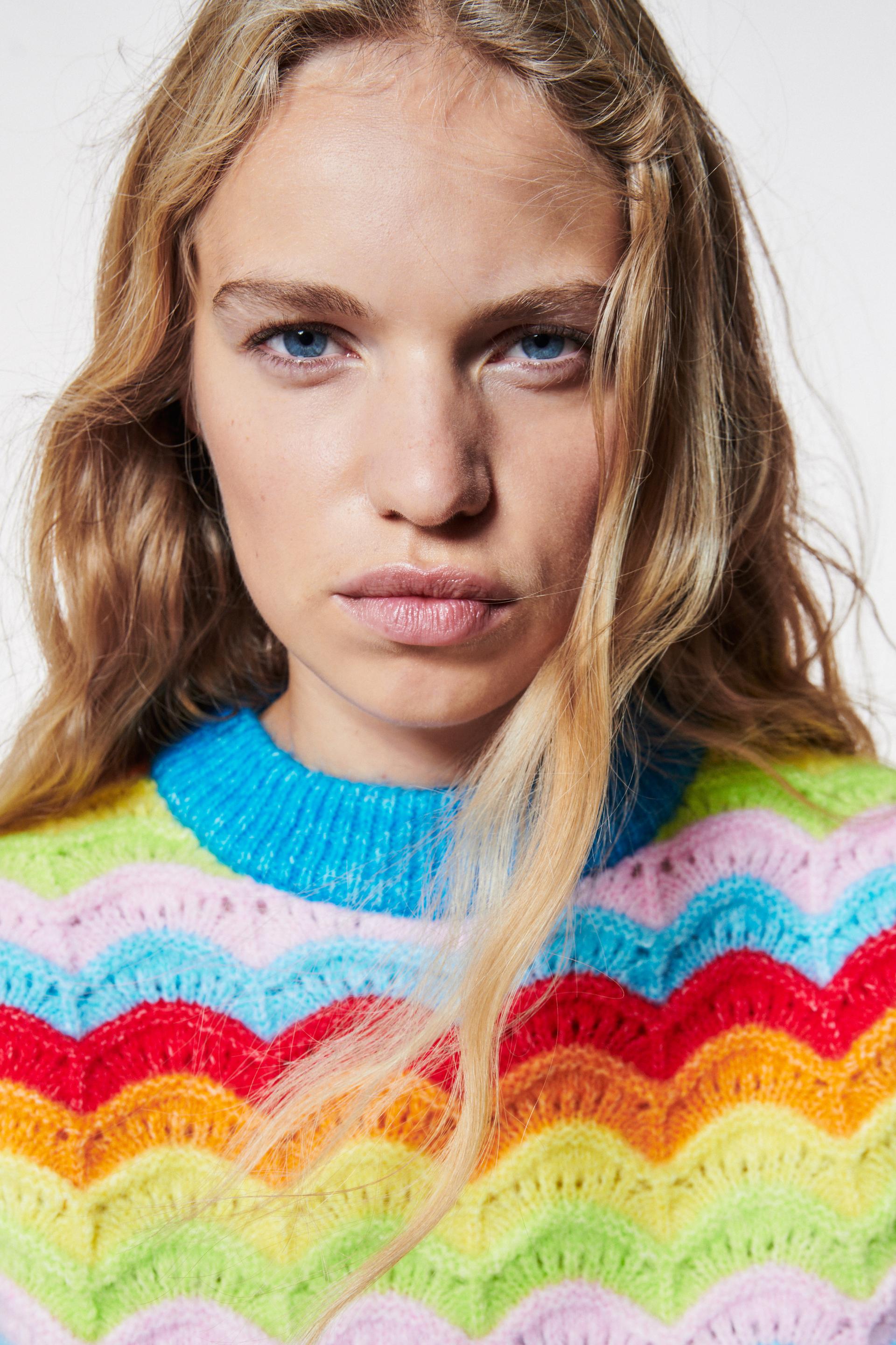 SCALLOPED KNIT VEST - Multicolored 