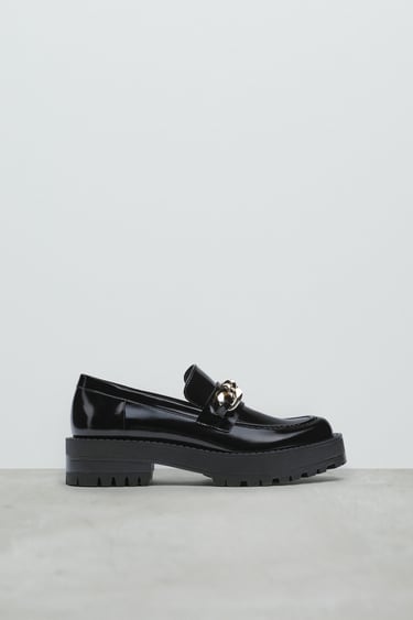 LOW HEEL CHAIN LOAFERS