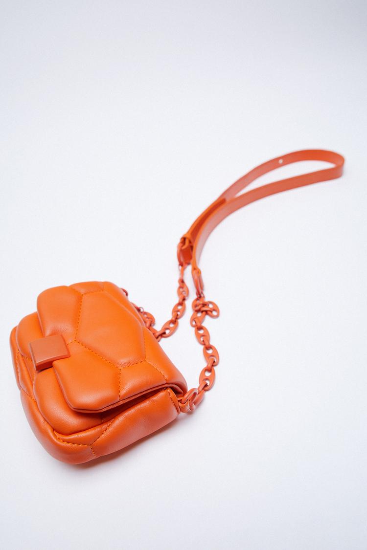 En dos colores y por 19,95 euros: la exitosa bandolera mini de Zara 6 Moncloa 6270810070 6 3 1 Moncloa