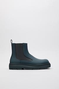 zara gumboots