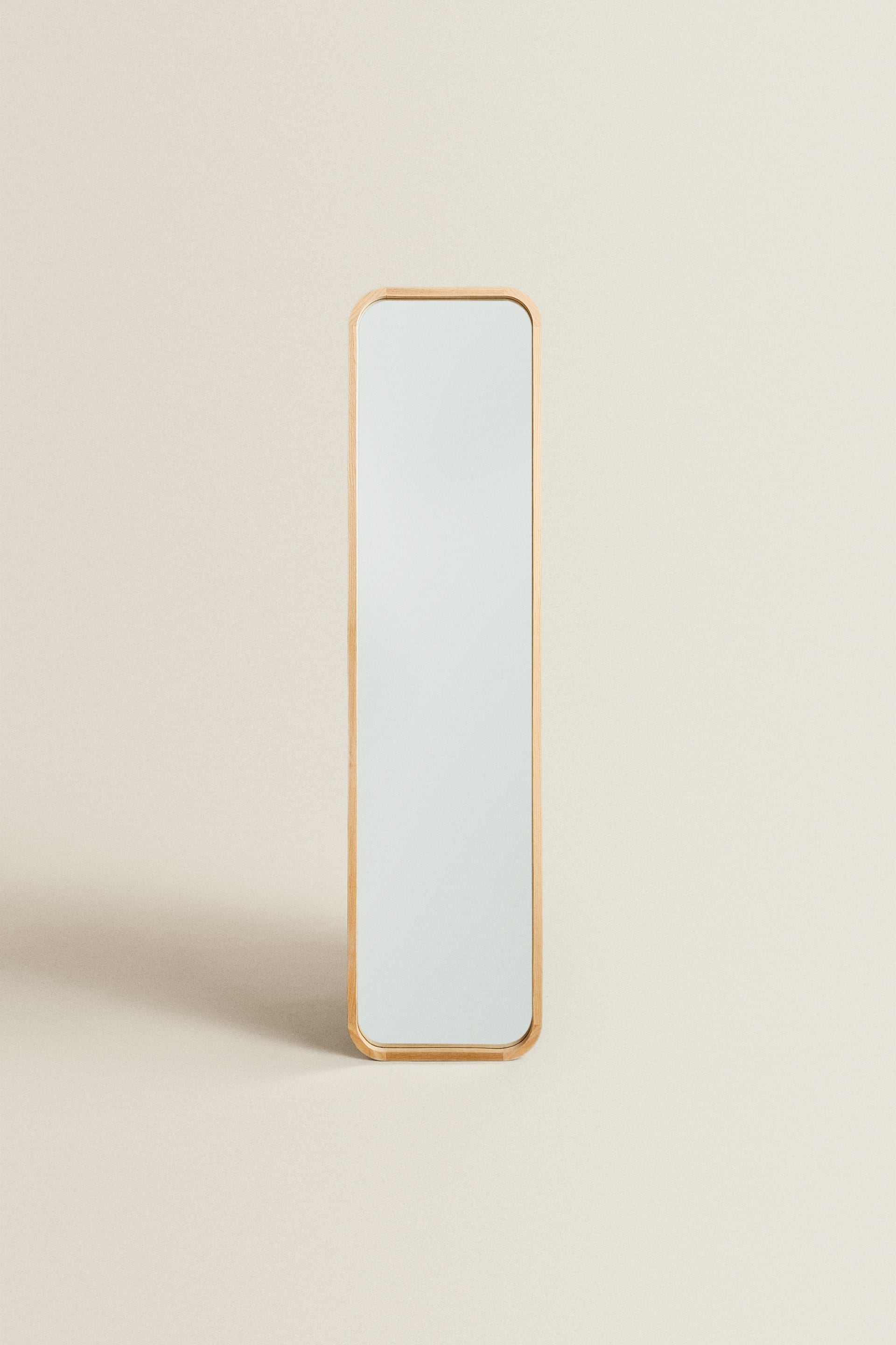 WOODEN MIRROR WITH STAND