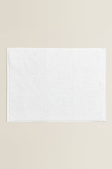 Image 0 of ECOLOGICALLY GROWN COTTON BATH MAT from Zara