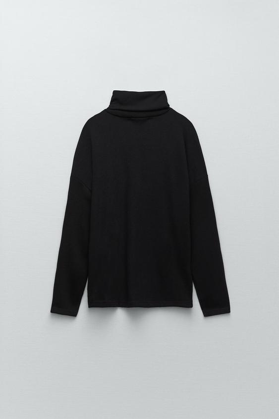 CAMISETA CUELLO SUBIDO - Negro | ZARA Chile