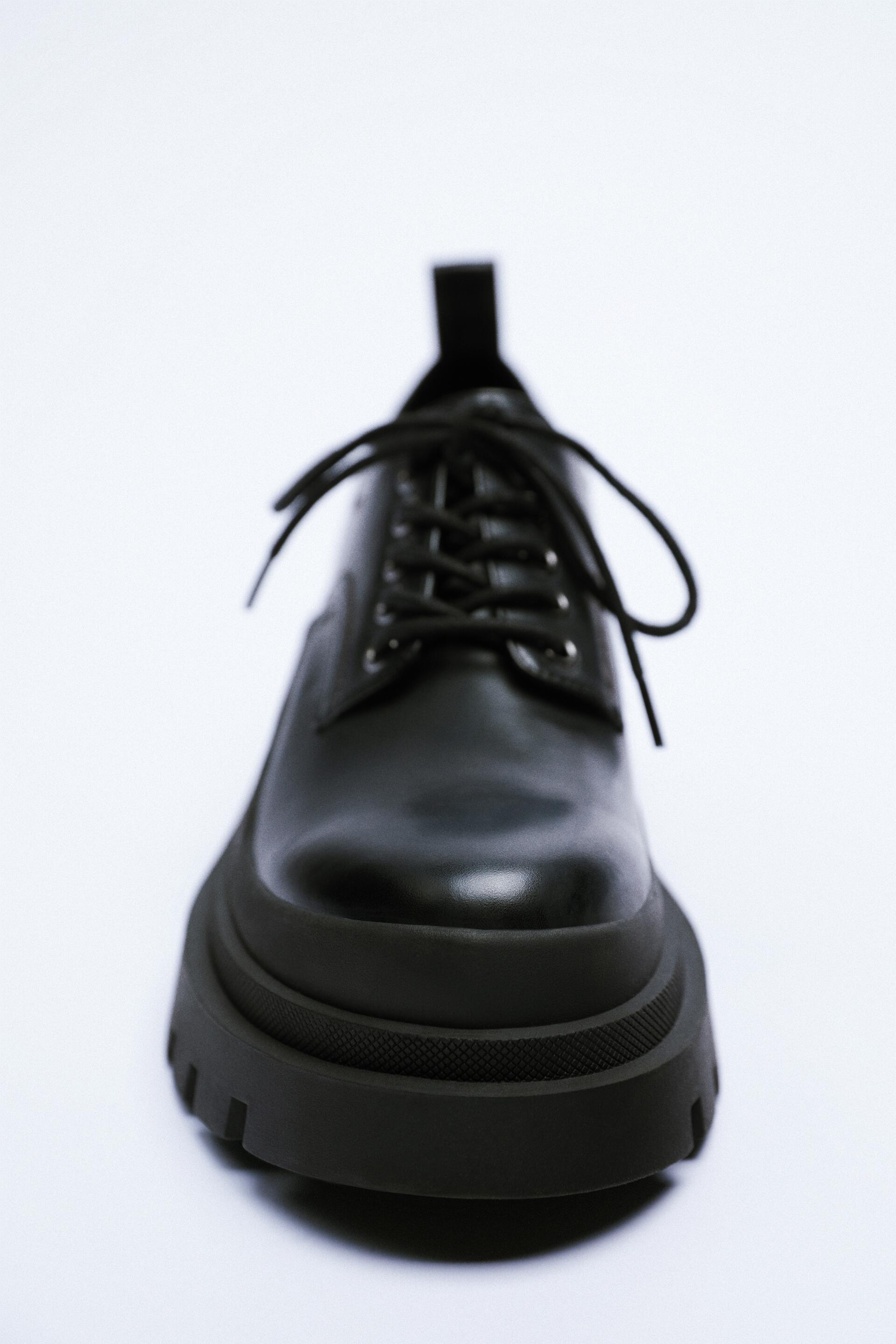 ZAPATO PLANO SUELA TRACK - Negro | ZARA Chile