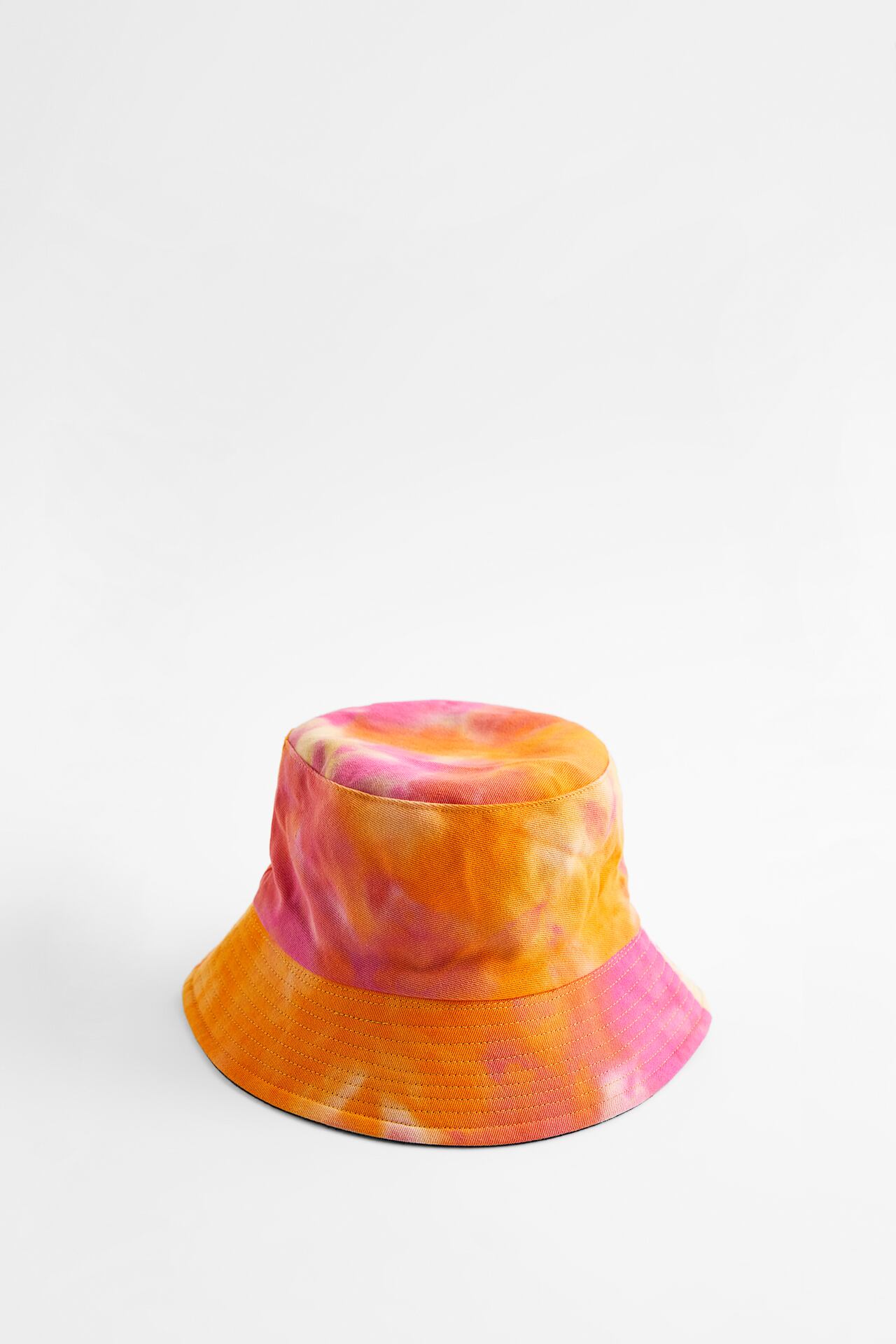Image 2 of TIE-DYE BUCKET HAT from Zara