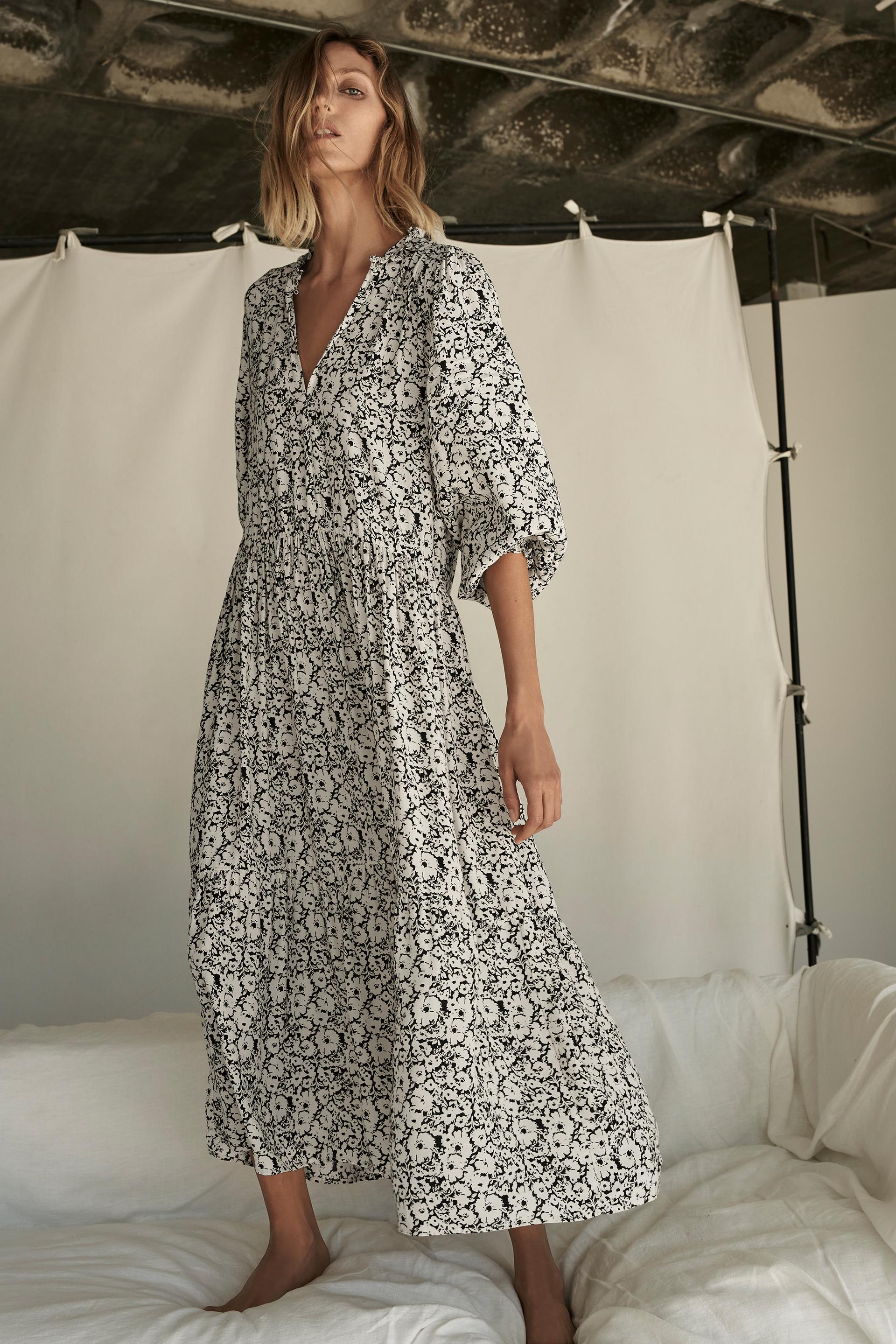 プリント柄オーバーサイズワンピース Zara Japan 日本 プリント柄オーバーサイズワンピース Zara Japan 日本
