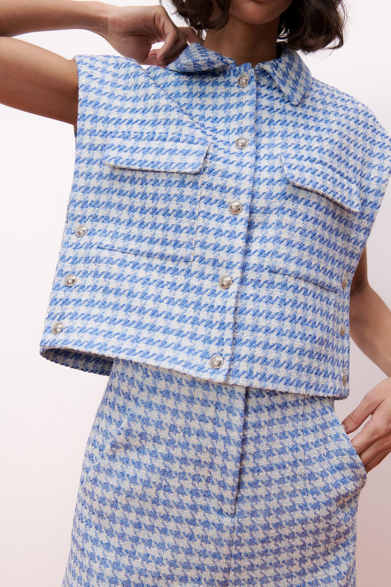 Image 2 of BUTTONED TEXTURED WAISTCOAT from Zara