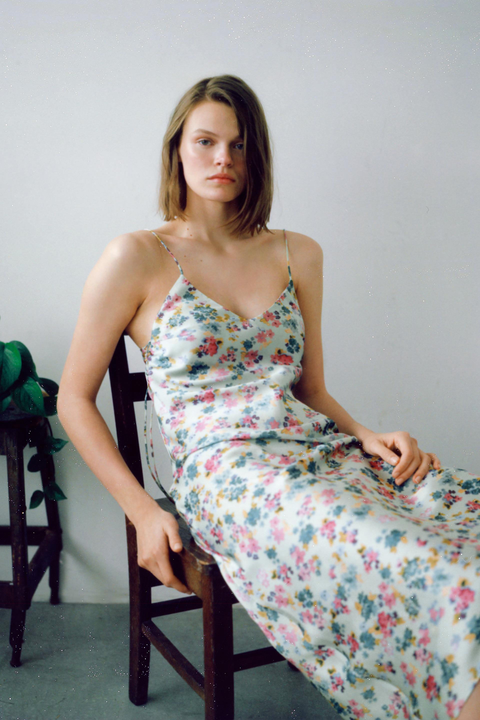 Zara printed dress with side gathering Clearance