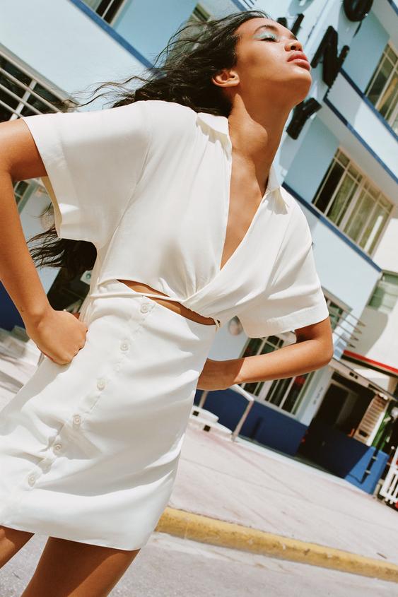 Imagen 0 de VESTIDO CUT OUT CON LINO de Zara