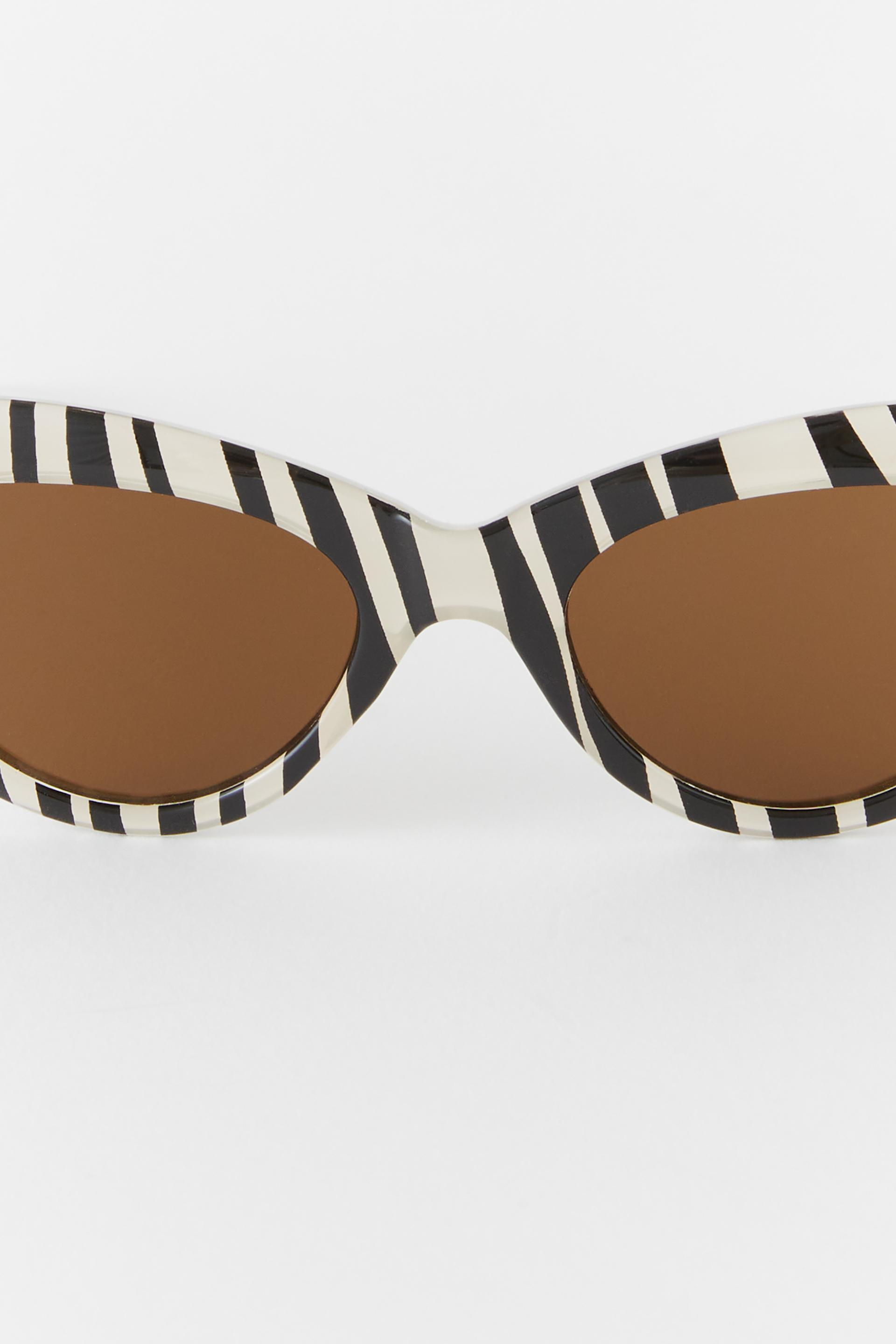 Lunettes De Soleil œil De Chat A Motif Zebre Zara France Lunettes De Soleil œil De Chat A Motif Zebre Zara France