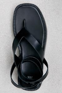 flip flops zara