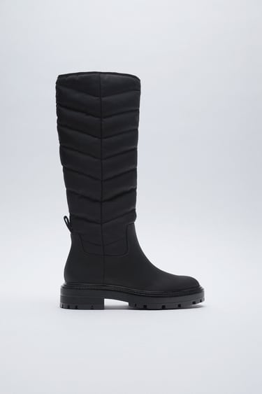 QUILTED FLAT KNEE-HIGH BOOTS