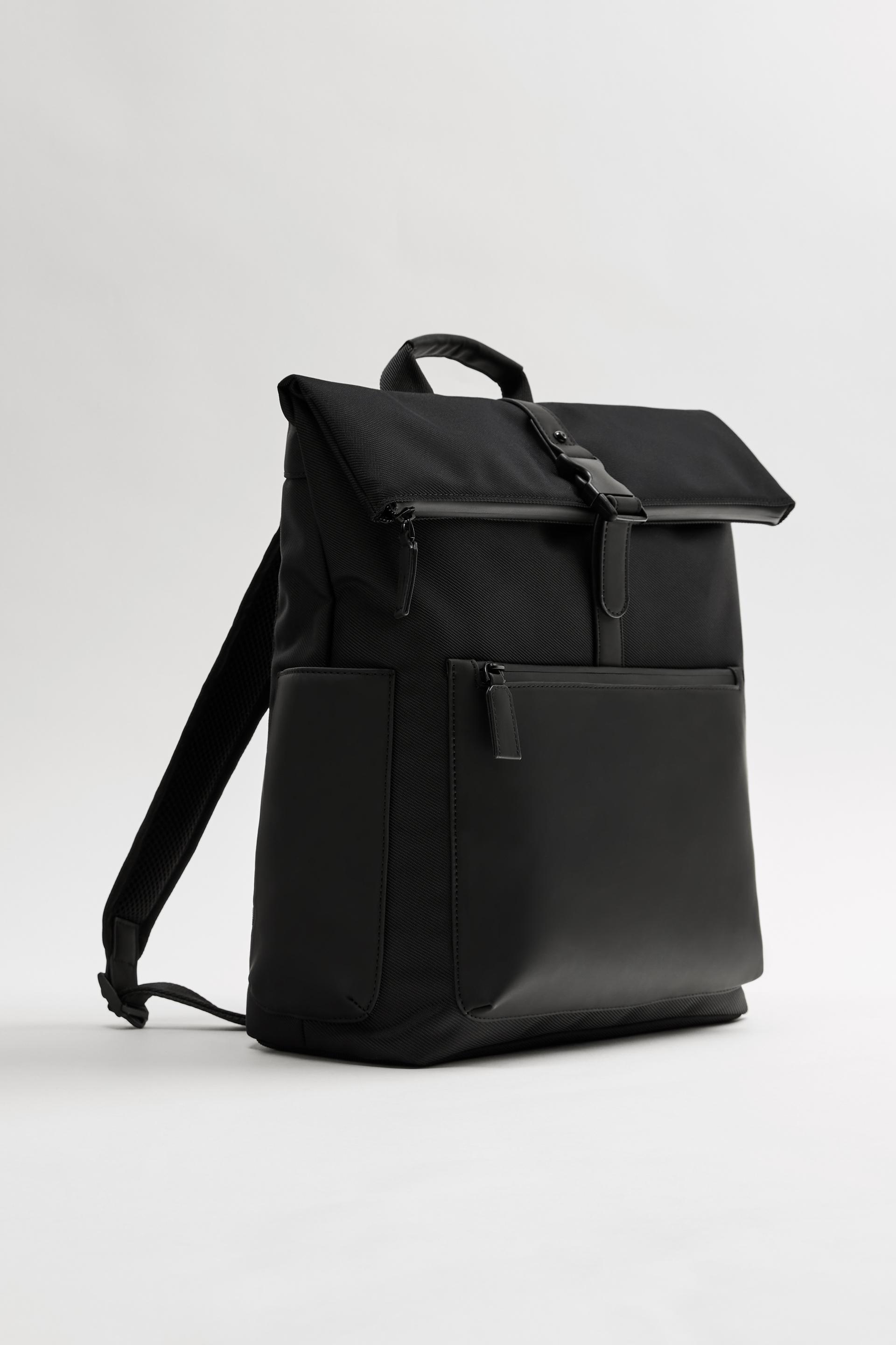 コントラストリュック ブラック Zara Japan 日本 コントラストリュック ブラック Zara Japan 日本