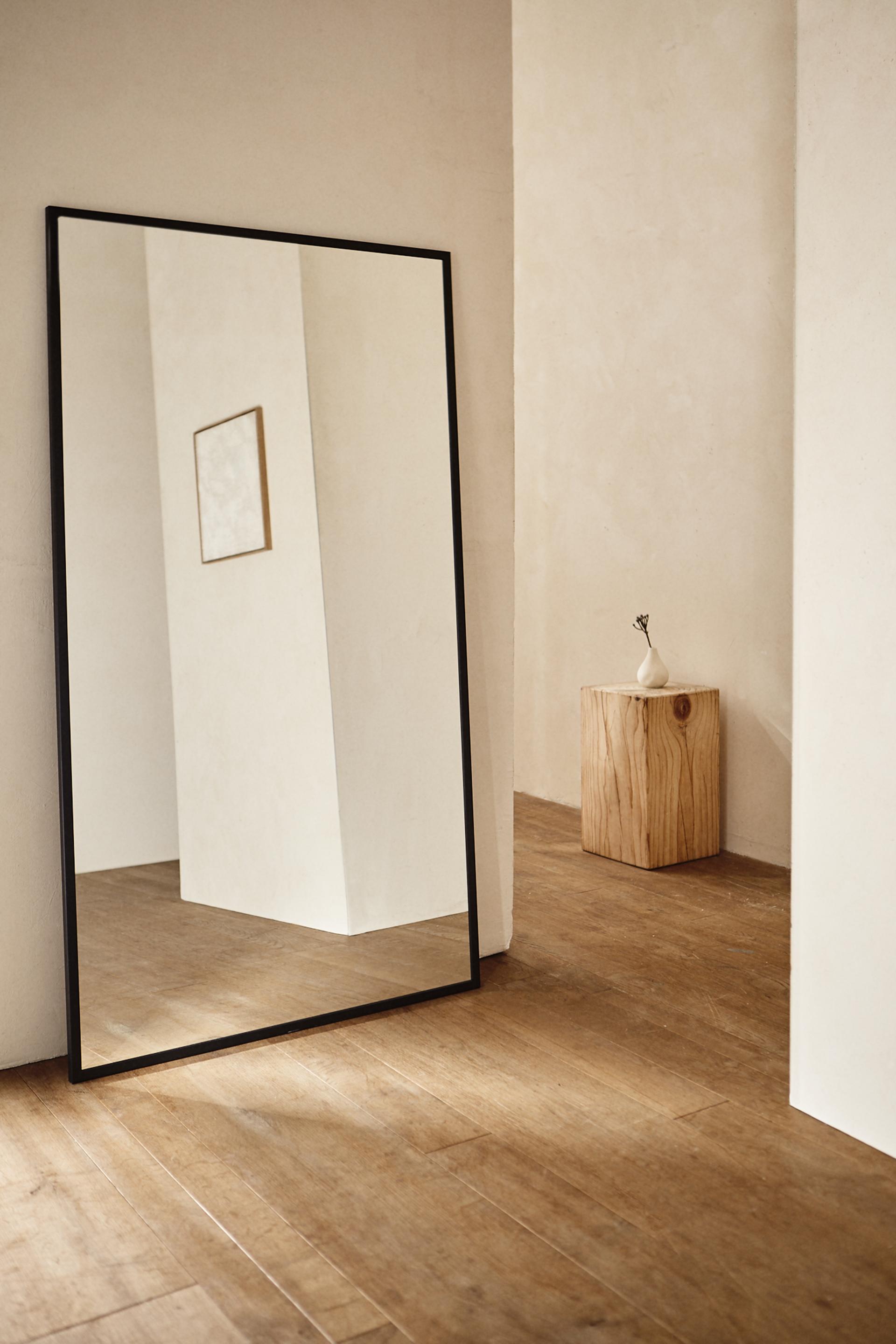 Grosser Spiegel Mit Schwarzem Rahmen Zara Deutschland Germany Spiegel Mit Schwarzem Rand