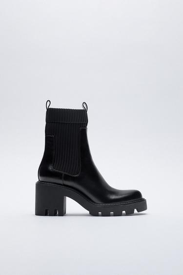 Si aún no tienes las botas engomadas de Zara, atenta a esta propuesta de la  firma de Inditex porque es todavía mejor