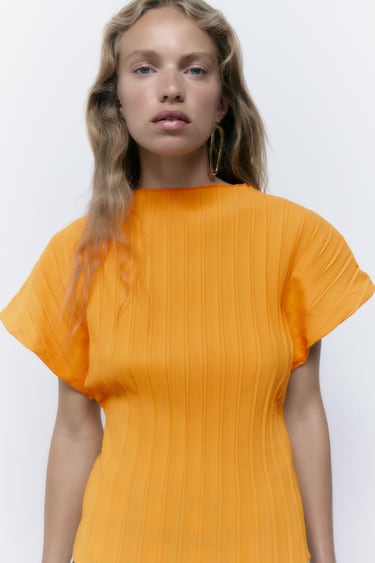 Image 0 of PLEATED TOP from Zara