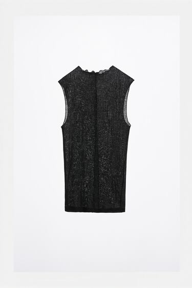 Image 0 of SEAMED T-SHIRT from Zara