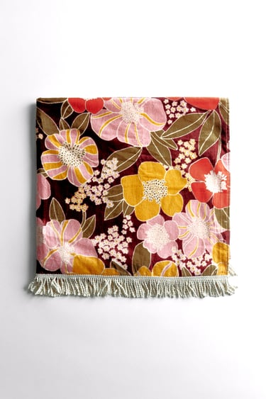 FLOWER TOWEL WITH FRINGING