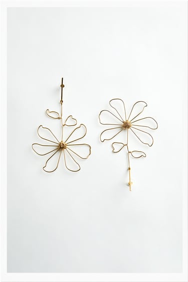 Image 0 of FLORAL EARRINGS from Zara