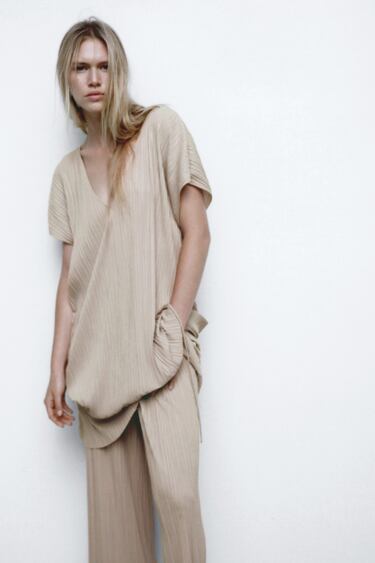 Image 0 of FINELY PLEATED PALAZZO TROUSERS from Zara