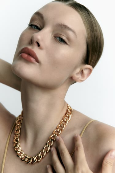 Image 0 of CHAIN LINK NECKLACE from Zara