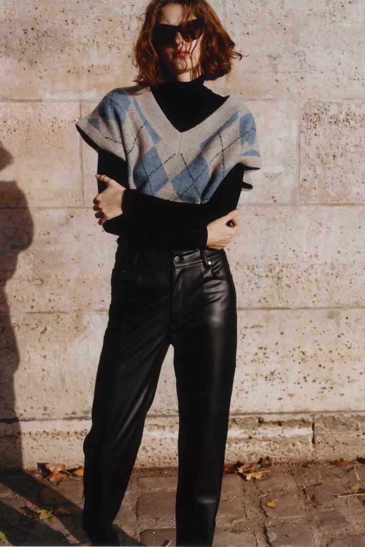 Εικόνα 0 του ΓΙΛΕΚΟ CROP ΜΕ ΡΟΜΒΟΥΣ από Zara