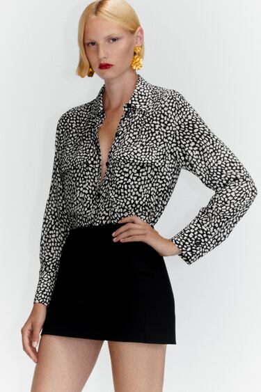 Image 0 of PRINTED BLOUSE WITH POCKETS from Zara