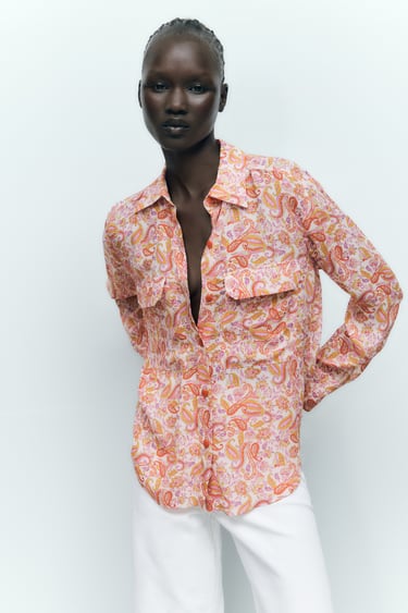 Image 0 of PRINTED BLOUSE WITH POCKETS from Zara