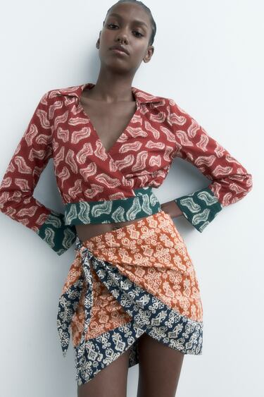 Image 0 of PRINTED WRAP SKIRT from Zara