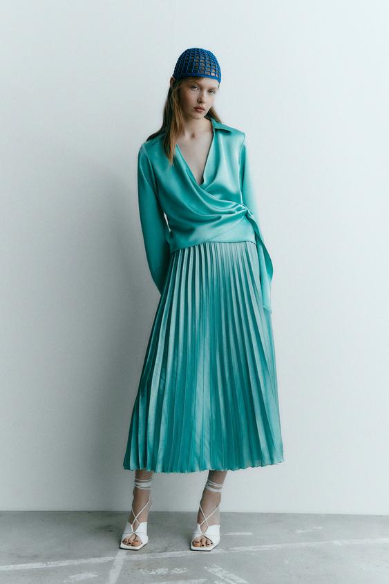 Podoba 0 od SATENASTO PLISIRANO KRILO iz Zare