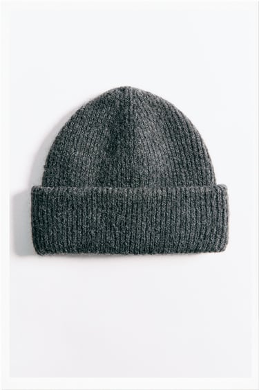 Image 0 of KNITTED BEANIE from Zara