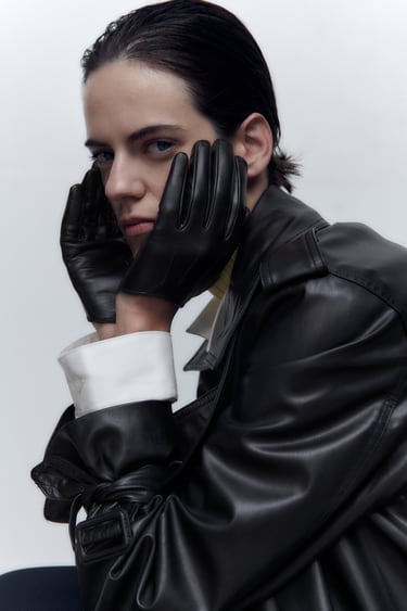 Image 0 of LEATHER GLOVES from Zara