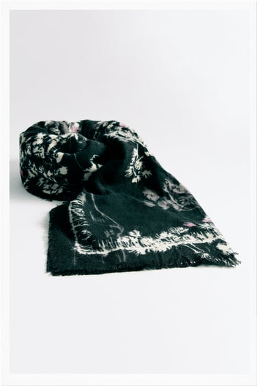 Image 0 of FLORAL PRINT SCARF from Zara