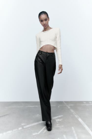 Image 0 of TEXTURED CROPPED T-SHIRT from Zara