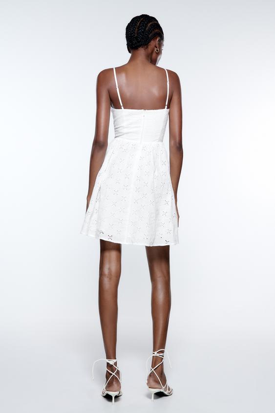 Εικόνα 4 του ΦΟΡΕΜΑ ΜΕ ΔΙΑΤΡΗΤΑ ΚΕΝΤΗΜΑΤΑ από Zara