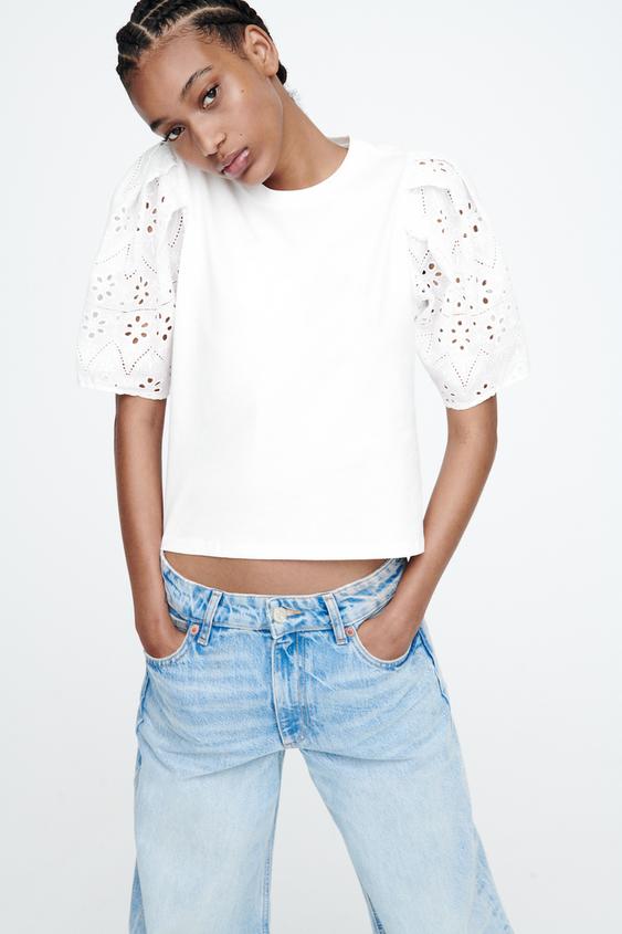 Image 1 of КОНТРАСТНАЯ ФУТБОЛКА от Zara