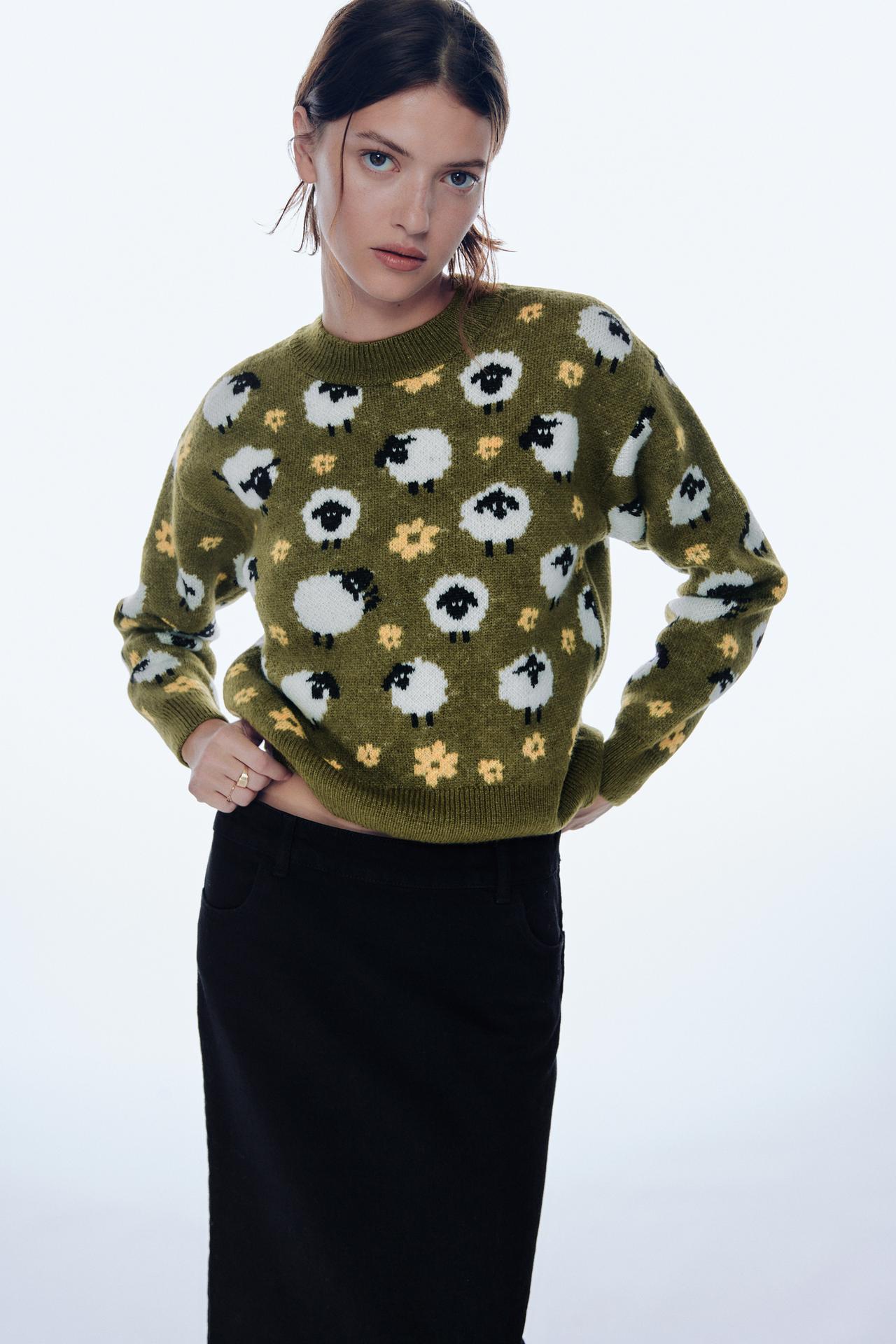 JACQUARD ANIMAL PRINT KNIT SWEATER