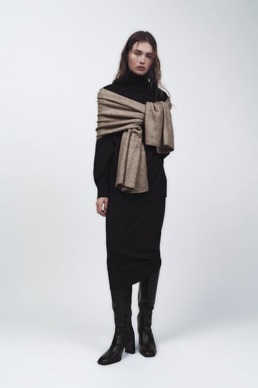 Image 0 of KNIT SCARF from Zara