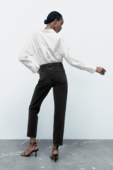 Image 0 of Z1975 HIGH-WAIST SLIM FIT JEANS from Zara
