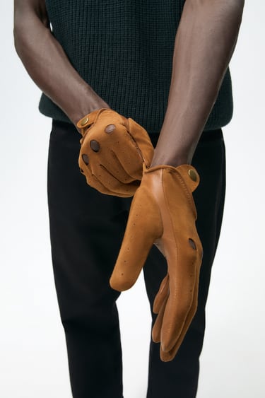 Image 0 of CONTRAST SUEDE GLOVES from Zara